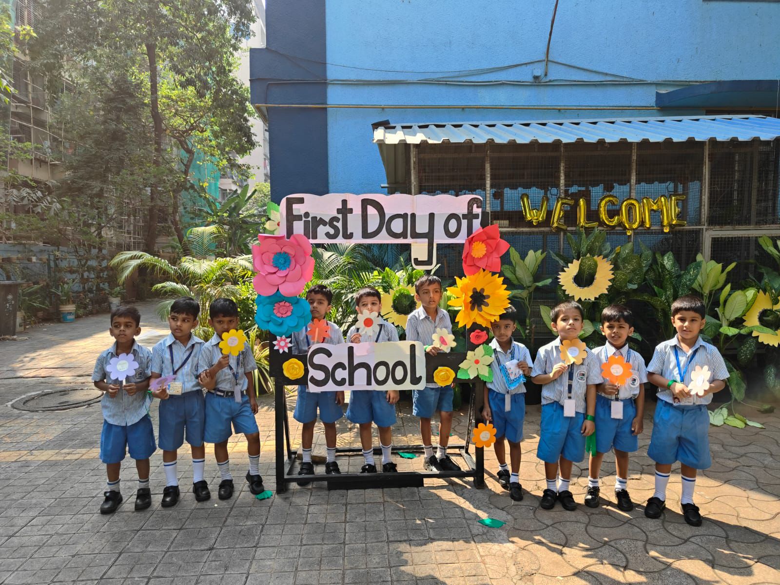 KINDERGARTEN FIRST DAY OF SCHOOL